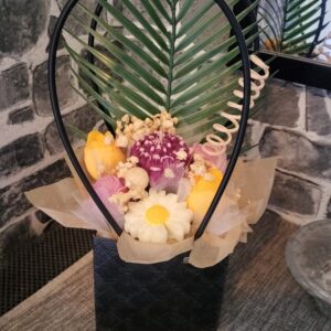 Bouquet sac à main à la violette