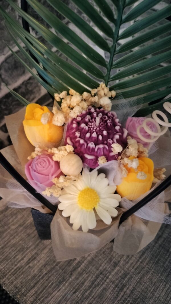 Bouquet sac à main à la violette